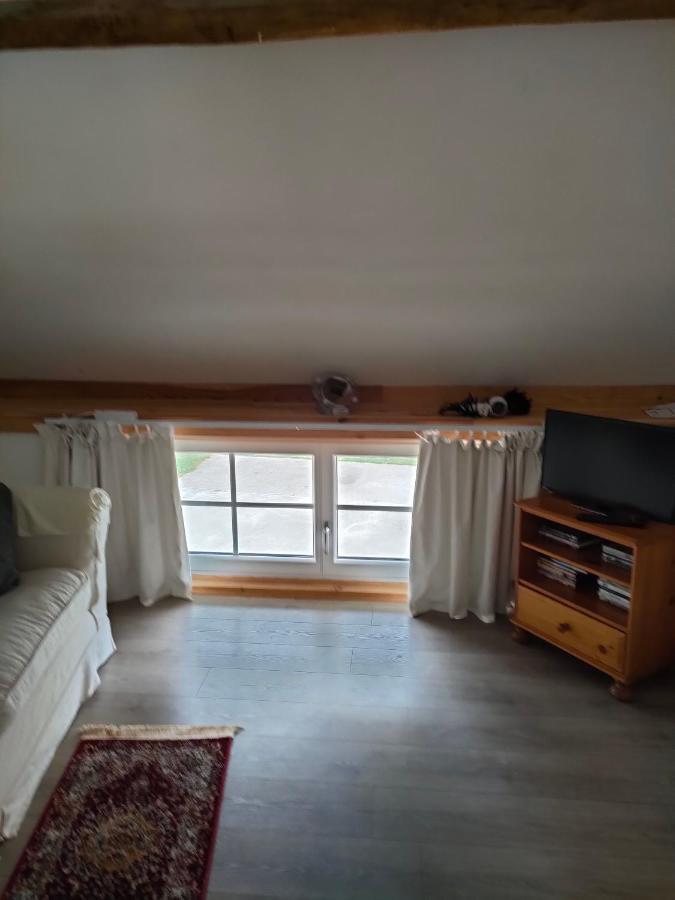 Les Petits Champs Apartment Buais-les-Monts Екстериор снимка
