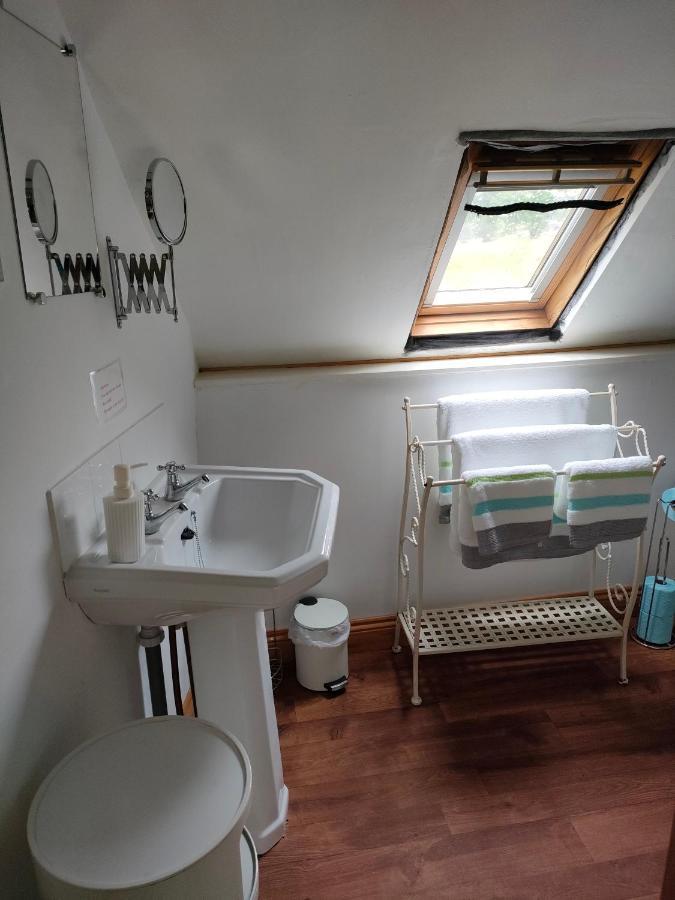 Les Petits Champs Apartment Buais-les-Monts Екстериор снимка