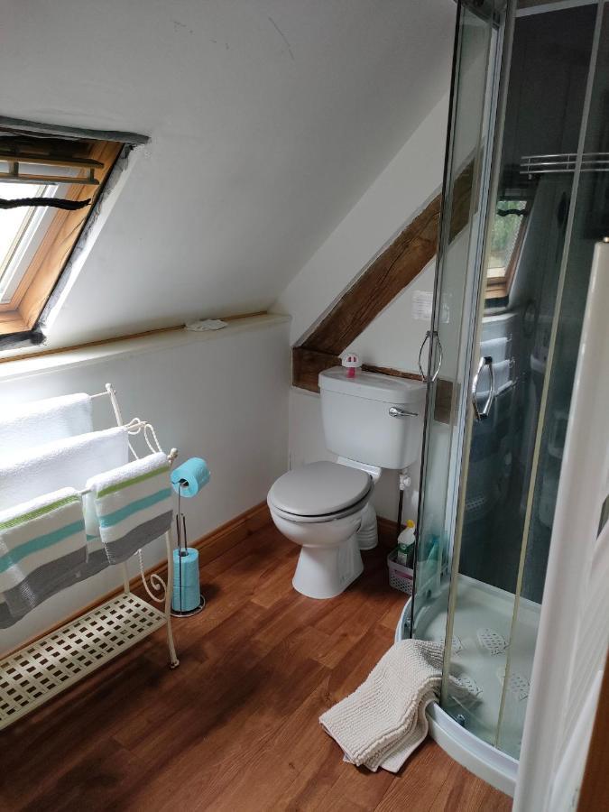 Les Petits Champs Apartment Buais-les-Monts Екстериор снимка