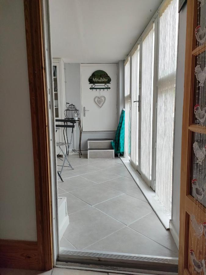 Les Petits Champs Apartment Buais-les-Monts Екстериор снимка